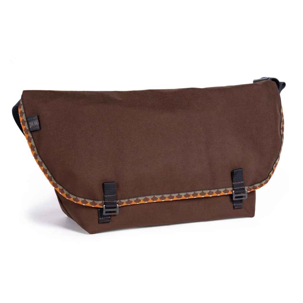 バッグ BLUE LUG the messenger bag (brown) CAMP AND GO SLOW×BLUE LUG* the messenger bag half (brown trout