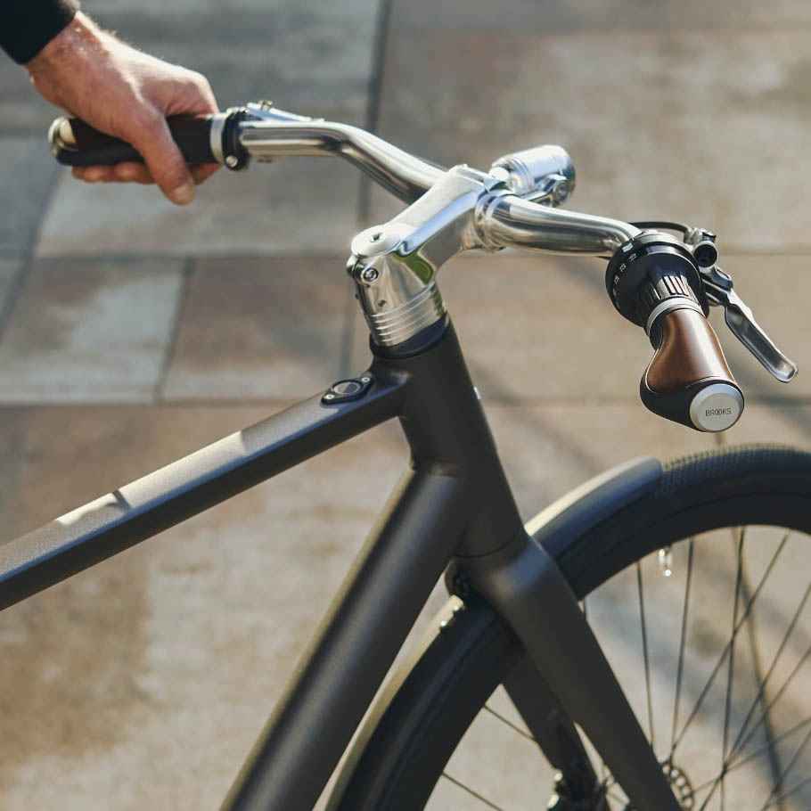 ブルックス　コルク製ブラウングリップ Amazon | Brooks ふっくらレザーグリップ (130 + 130 mm