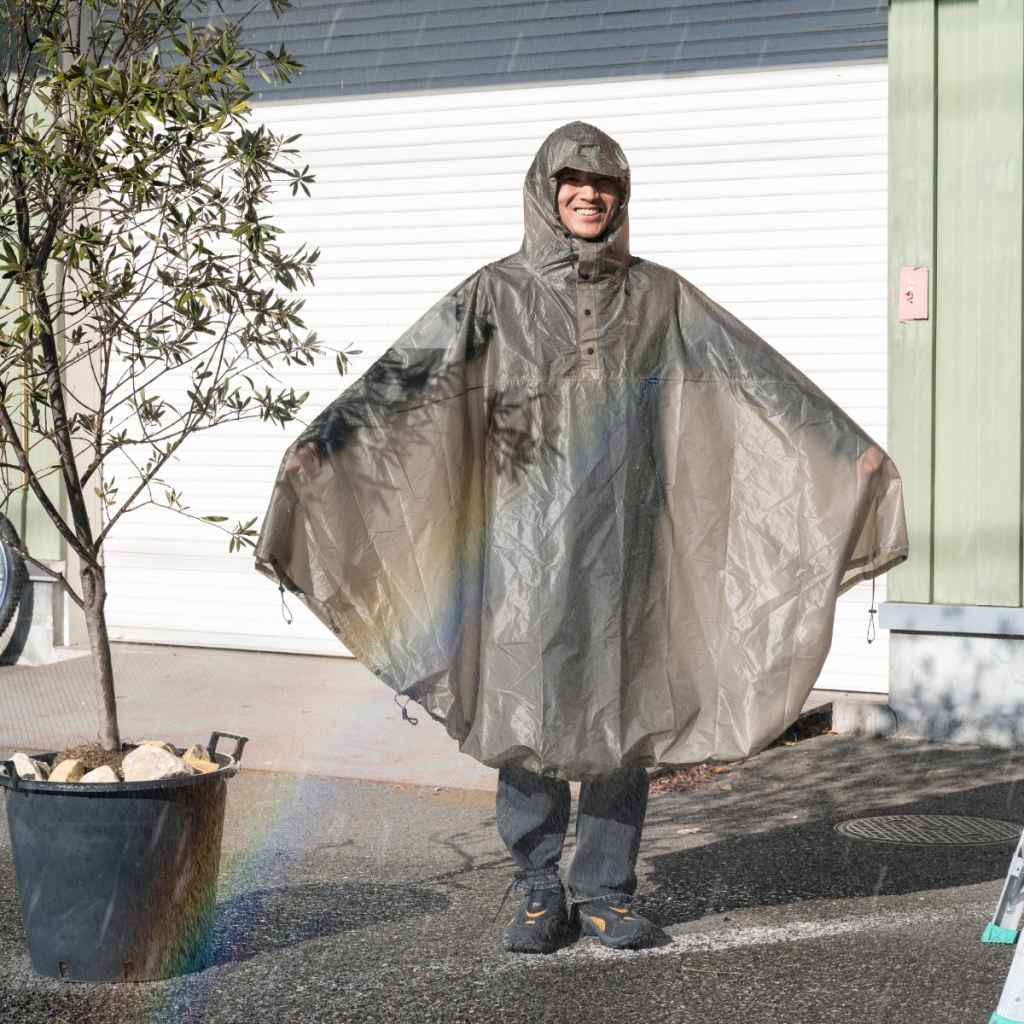 FAIRWEATHER* packable rain poncho (gray beige) - BLUE LUG ONLINE STORE