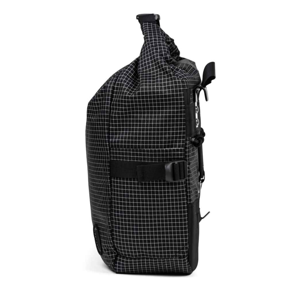 FAIRWEATHER* pannier (black) - BLUE LUG GLOBAL ONLINE STORE