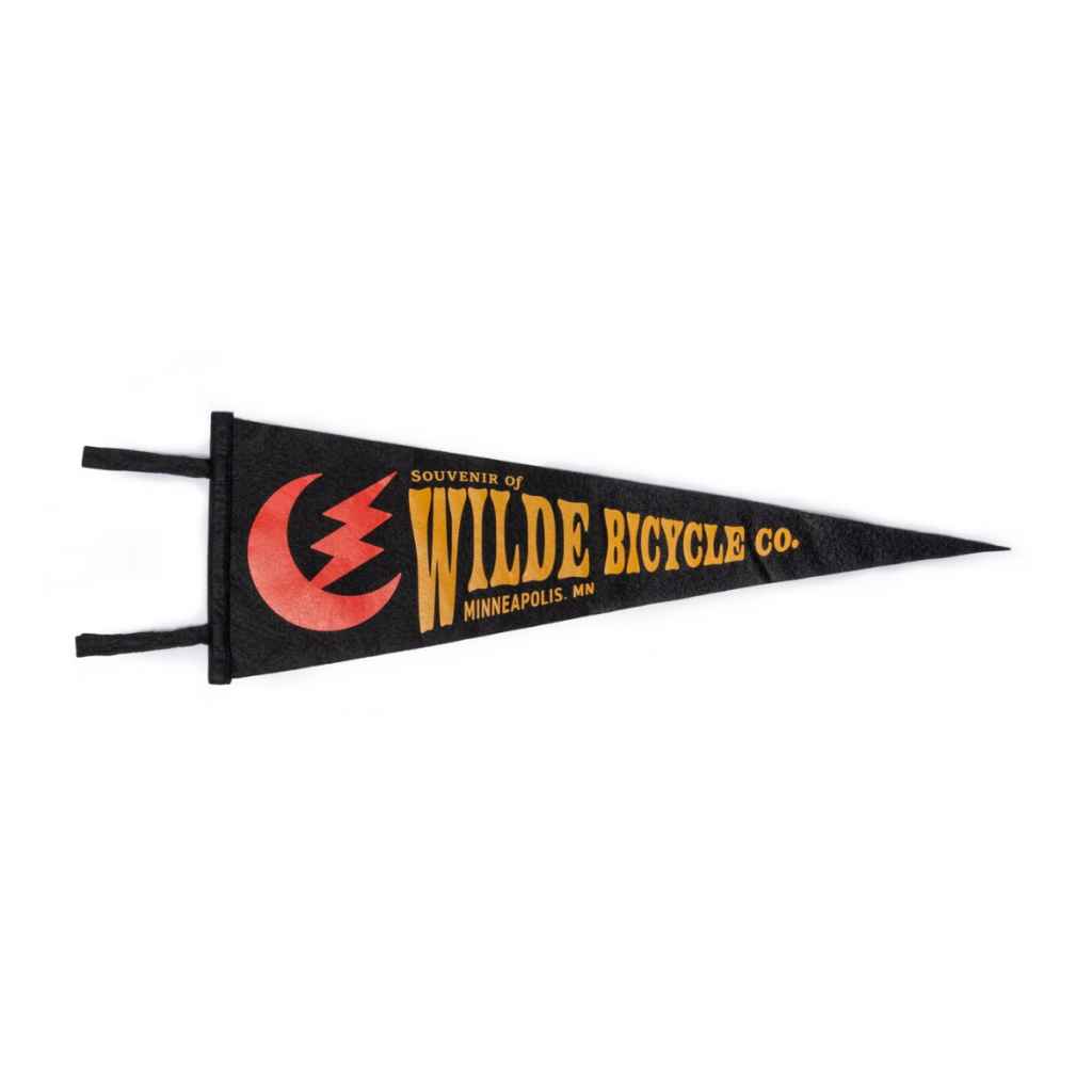 WILDE* felt pennant - BLUE LUG ONLINE STORE