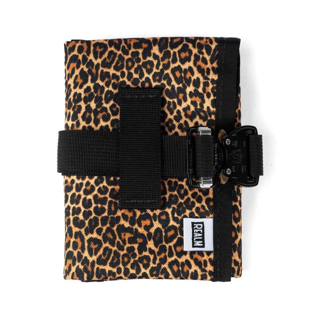 REALM* saddle tool roll cobra buckle (leopard) - BLUE LUG ONLINE STORE