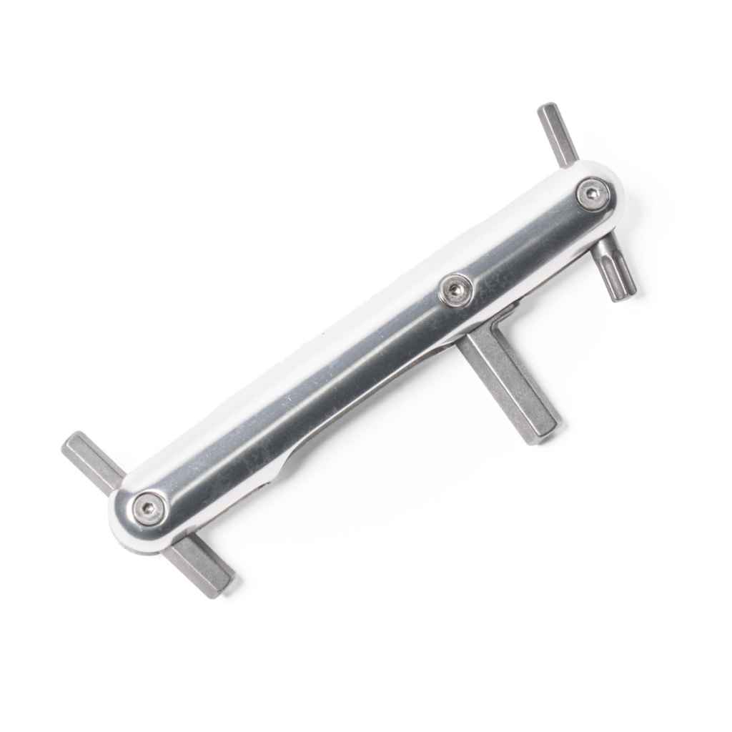 EQUIPT* sardine (silver) - BLUE LUG ONLINE STORE