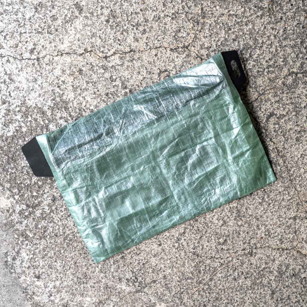 BLUE LUG* mame wallet (dyneema green) - BLUE LUG ONLINE STORE