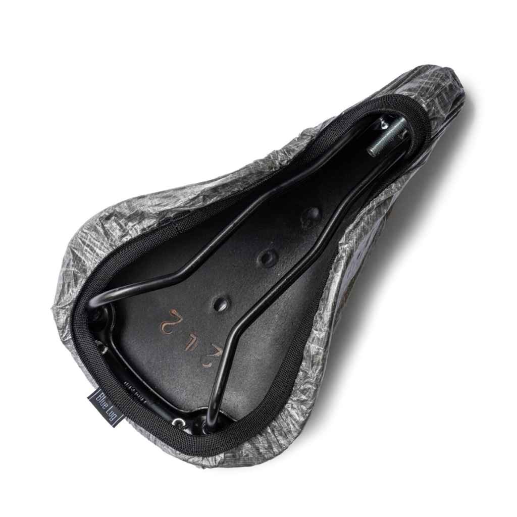 BLUE LUG* saddle cover (dyneema black) - BLUE LUG ONLINE STORE