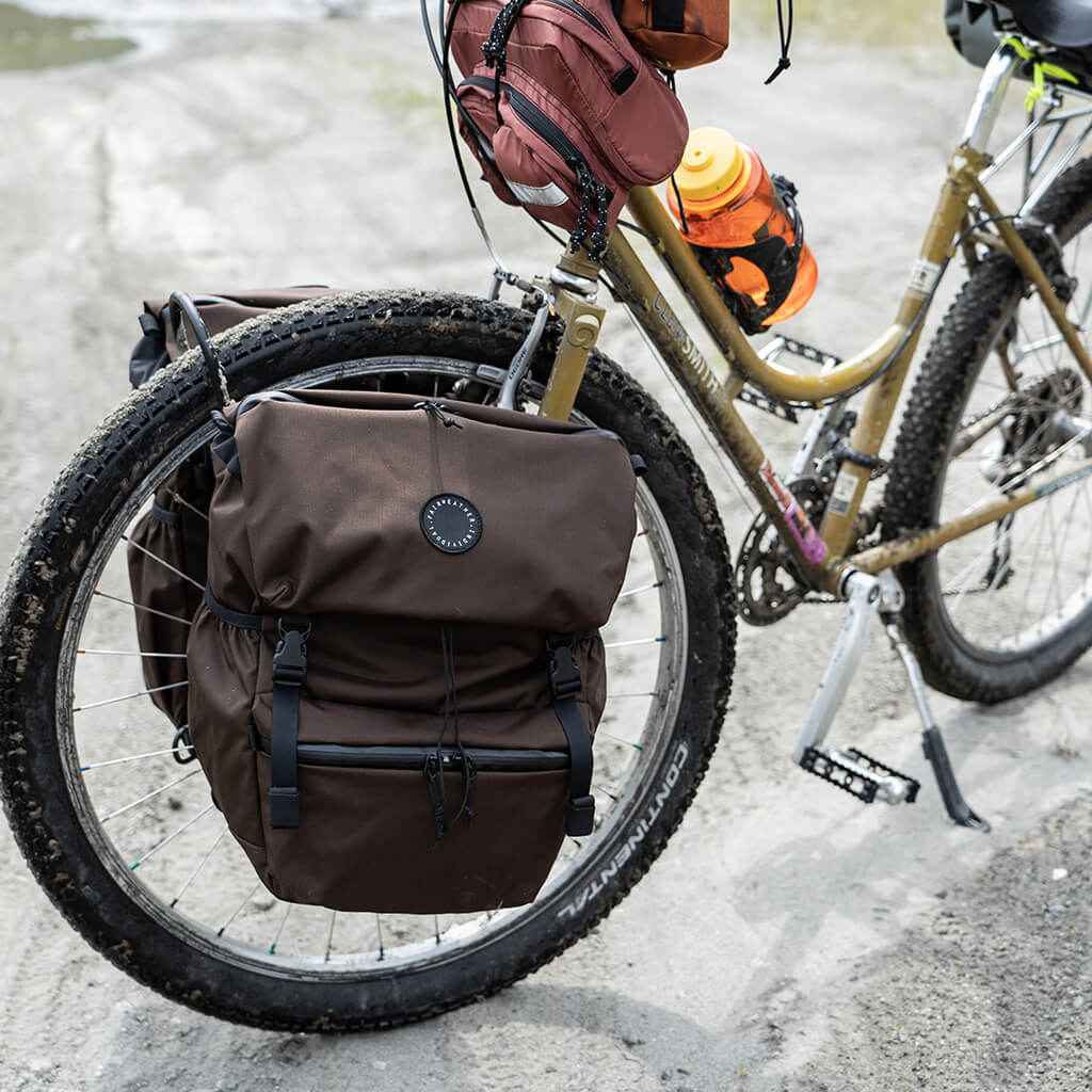 FAIRWEATHER* flaptop pannier (brown) - BLUE LUG ONLINE STORE