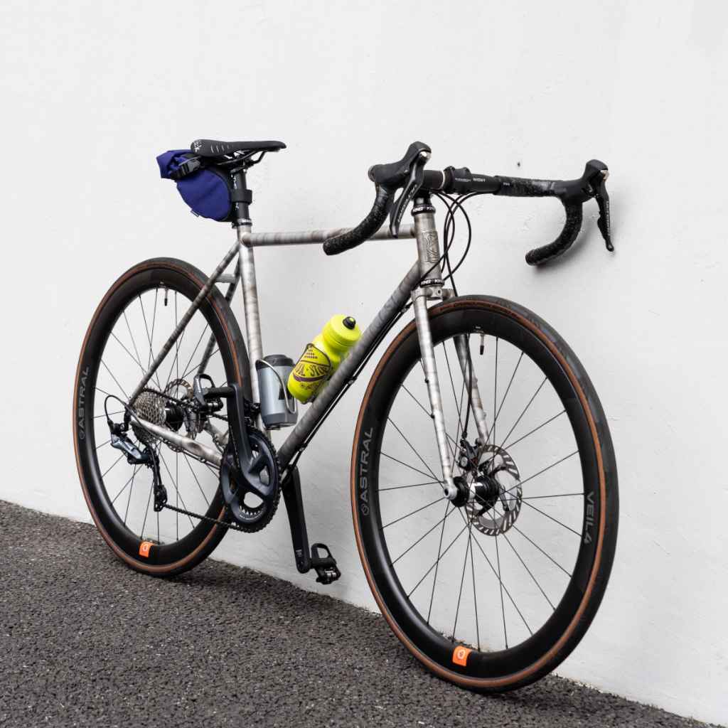 ASTRAL×DT SWISS* veil4 carbon wheel (front) - BLUE LUG ONLINE STORE