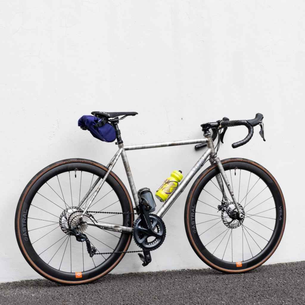 ASTRAL CYCLING×DT SWISS* veil4 carbon wheel (rear) - BLUE