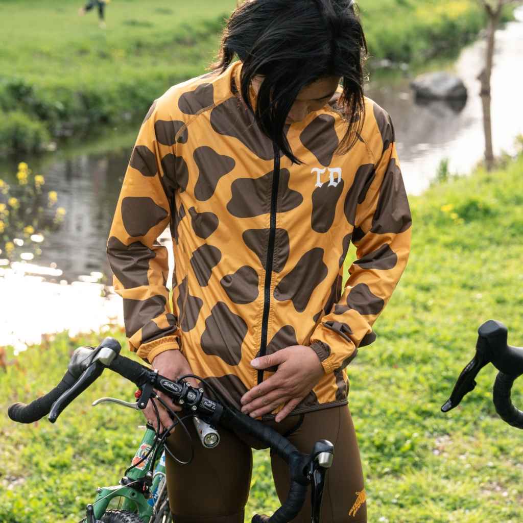 TEAM DREAM* euro vacay giraffe pakable wind jacket - BLUE LUG