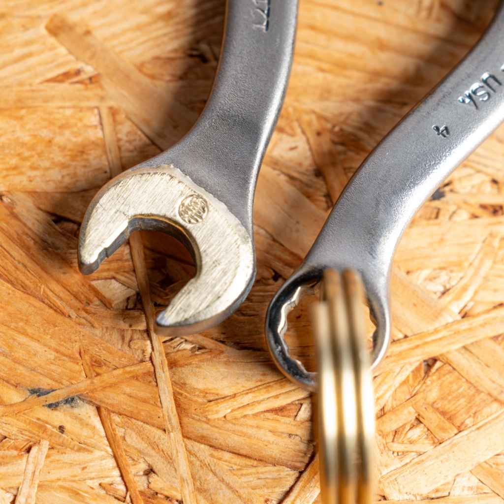REW10 WORKS* wrench key hook (williams） - BLUE LUG ONLINE STORE