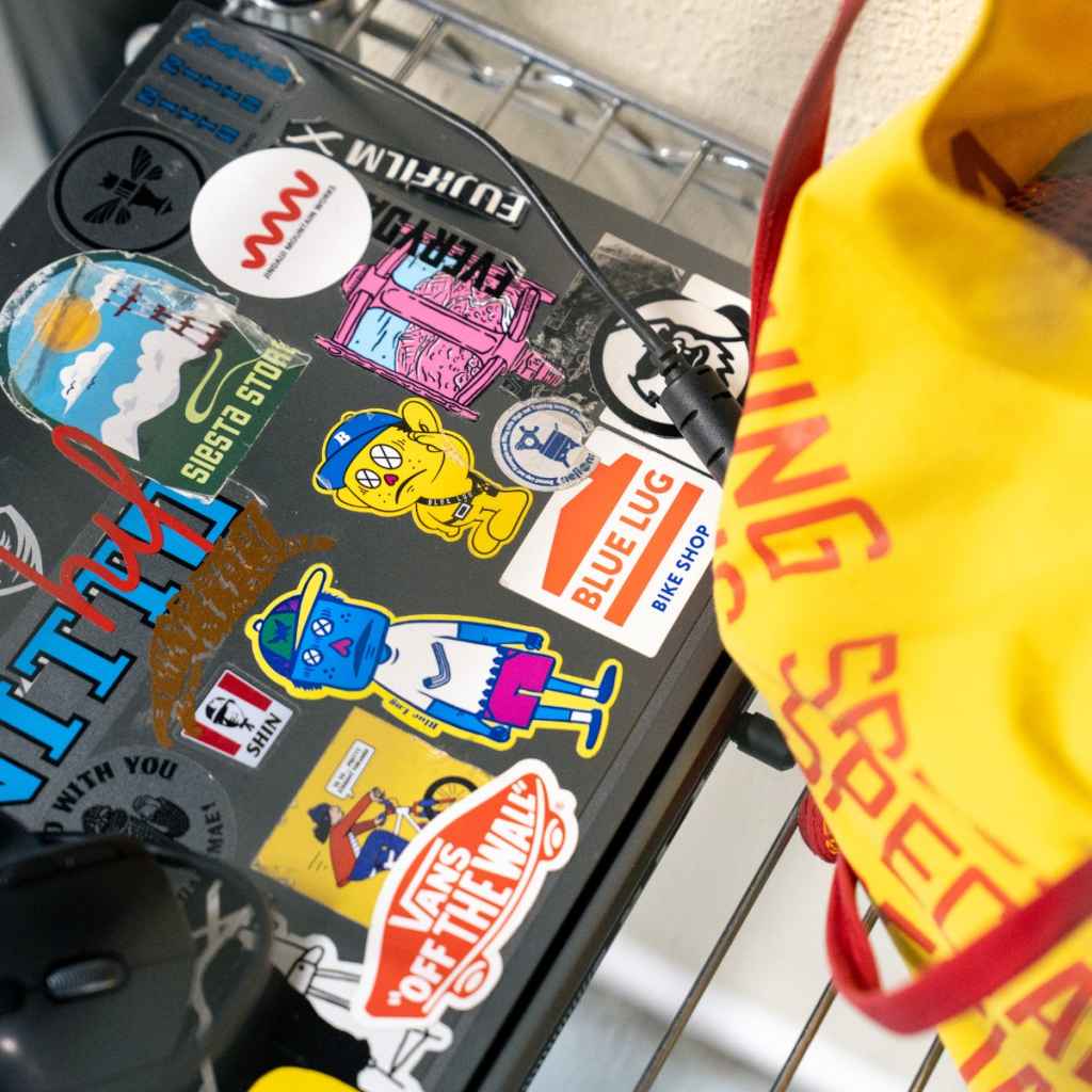 SWIFT INDUSTRIES ウエストポーチ　blue lug ステッカー BLUE LUG* sticker pack - BLUE LUG ONLINE STORE