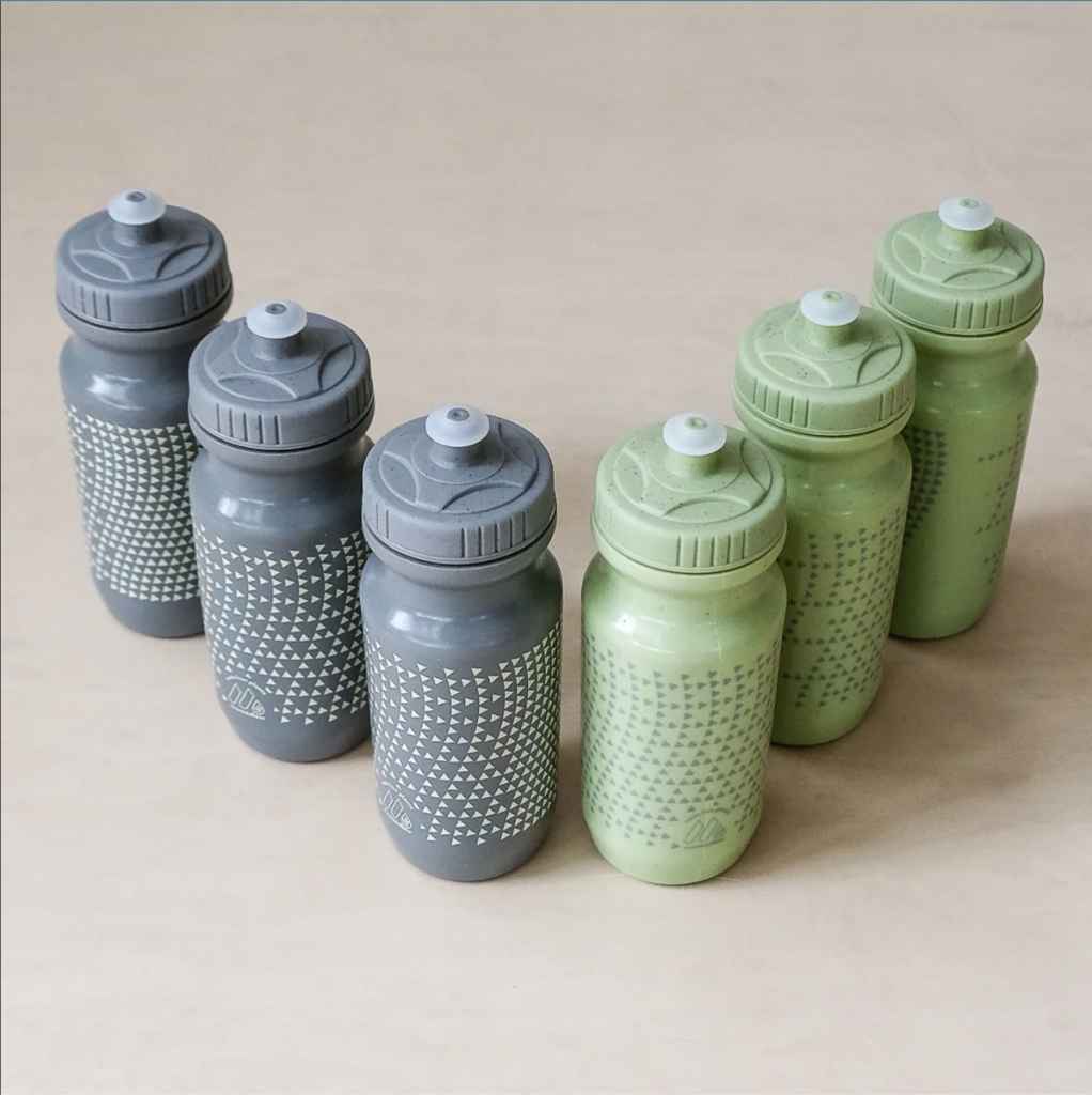 ULTRADYNAMICO* petit dynamawave bottle (pistachio) - BLUE LUG