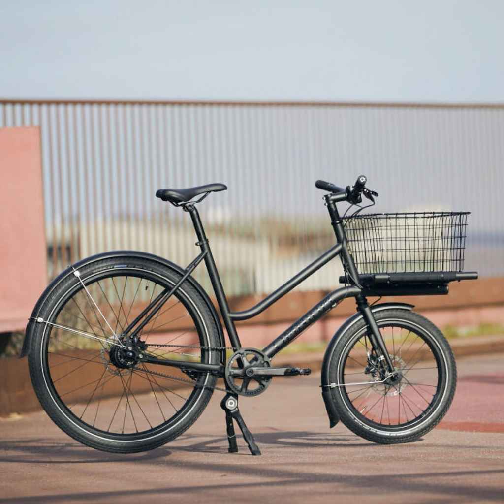 ドミナスインパルス　オーバーフレーム OMNIUM* mini v3.1 step through frame (pirate black) - BLUE LUG