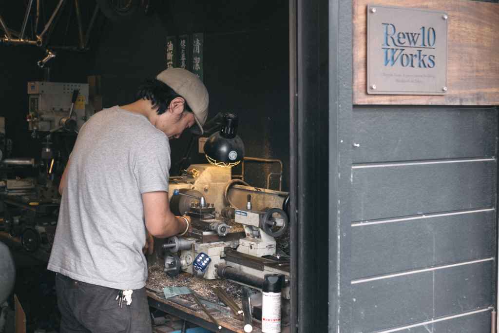 REW10 WORKS* brass hex keyhook - BLUE LUG ONLINE STORE
