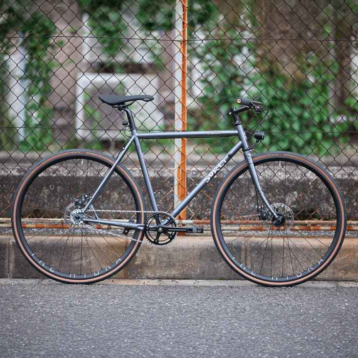 *SURLY* straggler 完成車 (50/cold blue)