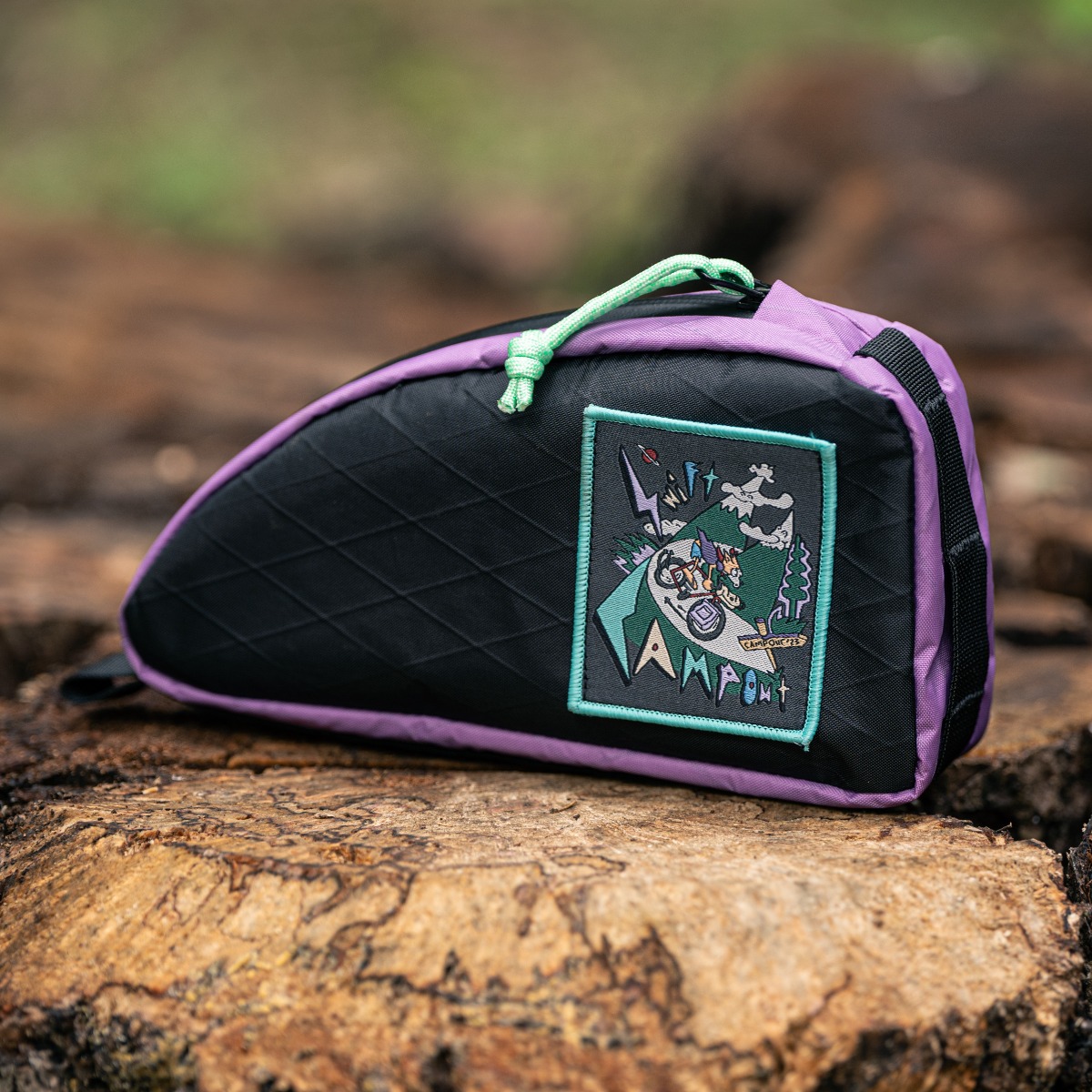 *SWIFT INDUSTRIES* campout 2023 moxie top tube bag (lavender/black)