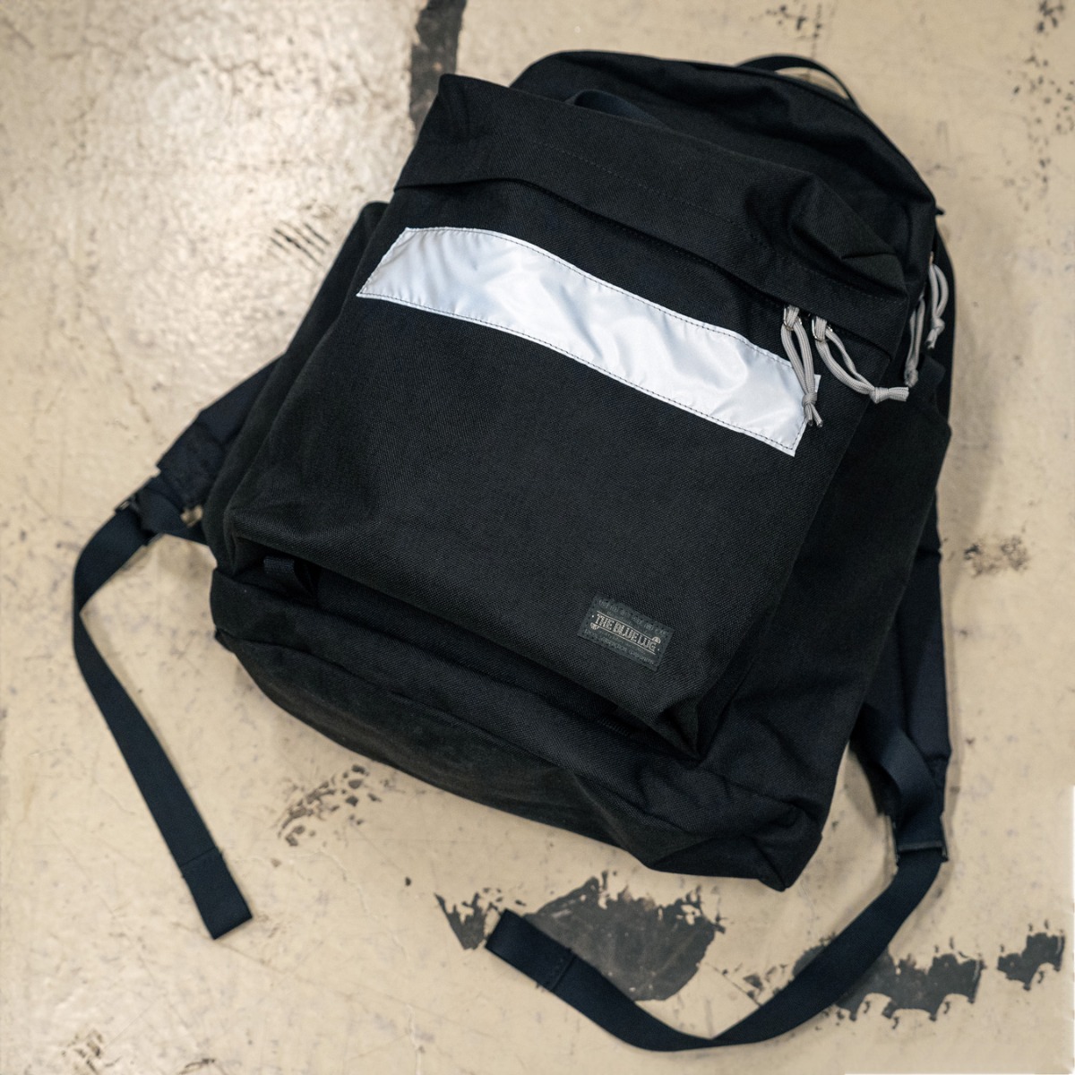 *BLUE LUG* THE DAY PACK (black/silver reflector)