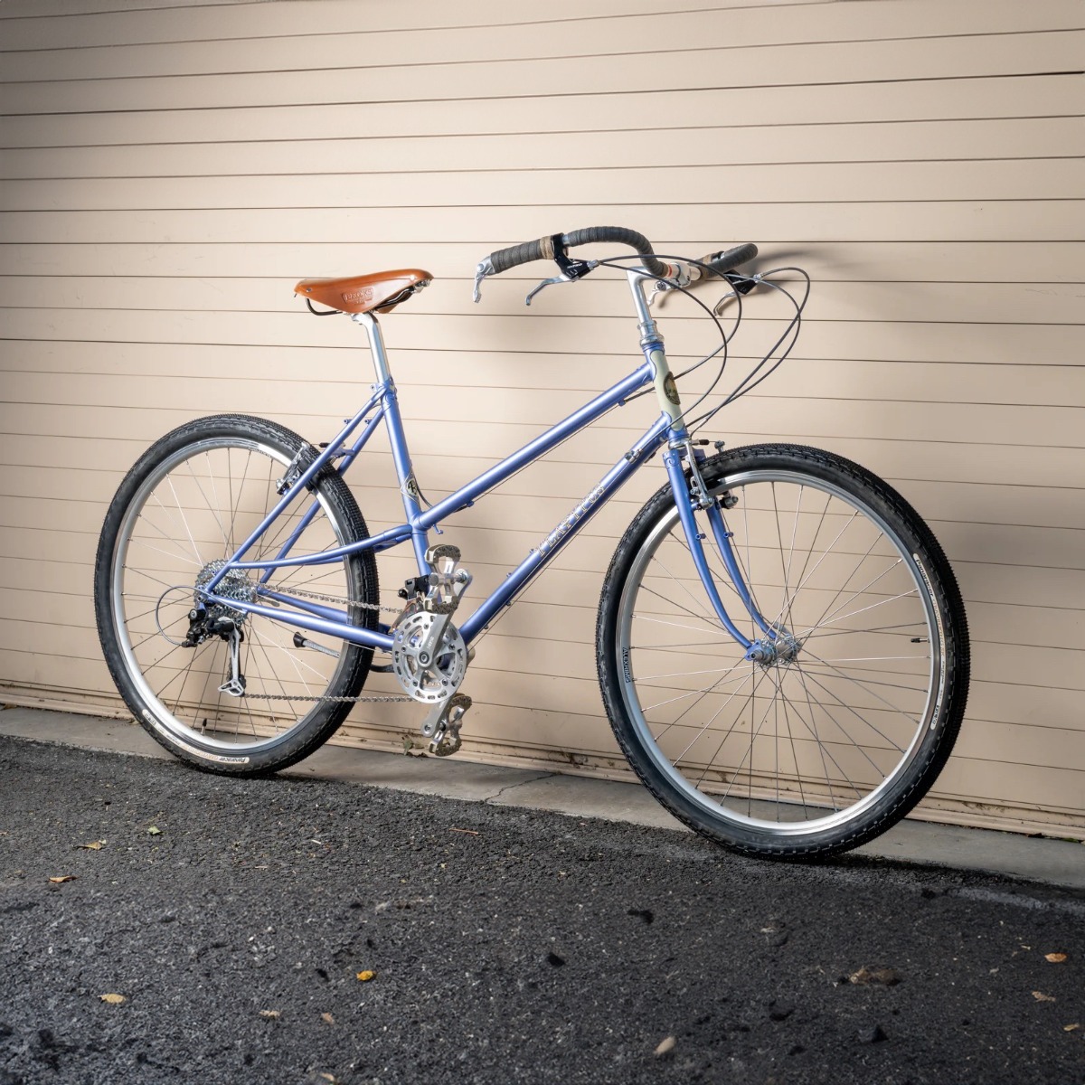 ピスト クリンチャー ホイール ブルーラグ SURLY RIVENDELL ピスト クリンチャー ホイール ブルーラグ SURLY RIVENDELL