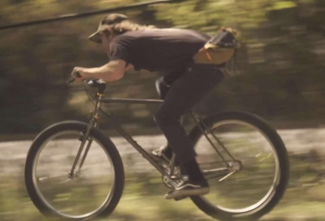 こういうバイクあったら最高じゃない？CRUST新商品のご紹介も。